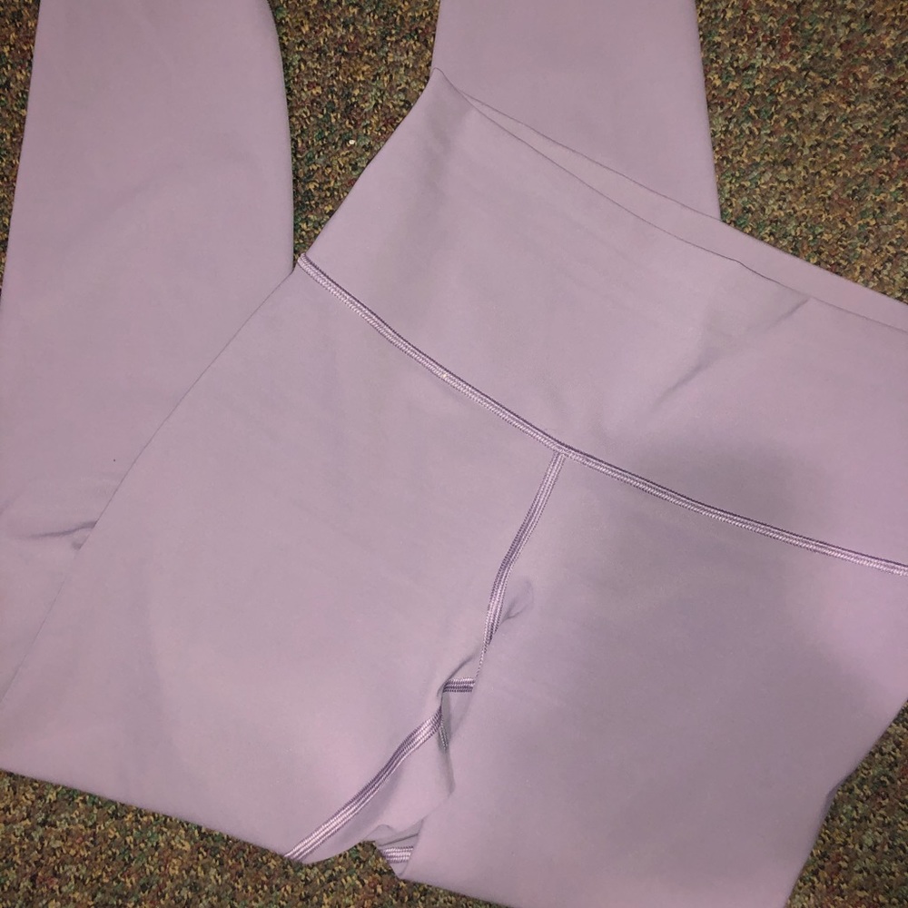 Silver Graphite Wunder Under Size 6 7/8 lululemon